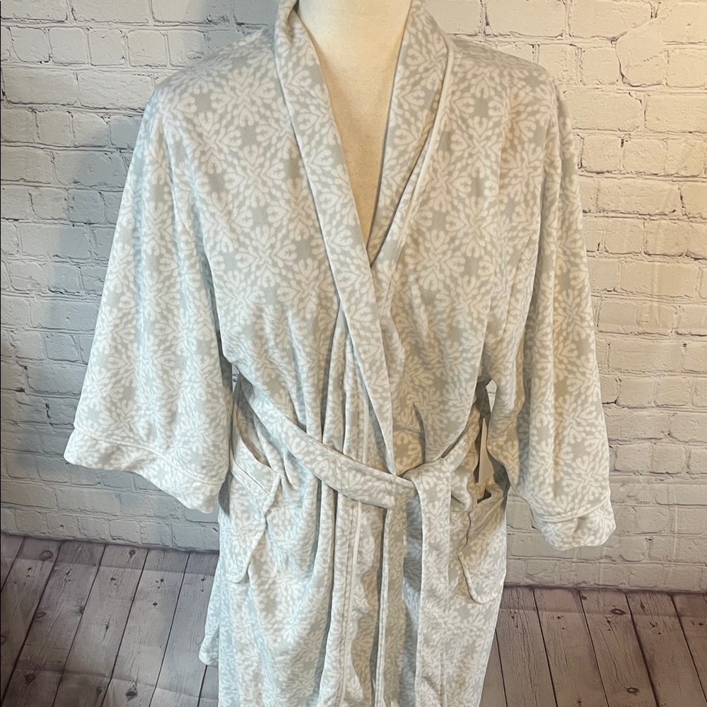 2X Stan Herman SOFT kimono robe. Patterned Robe. 2 front pockets. Velour NWT